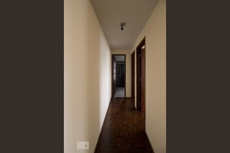 Corredor de apartamento para alugar com 2 quartos, 55m² em Centro, Curitiba