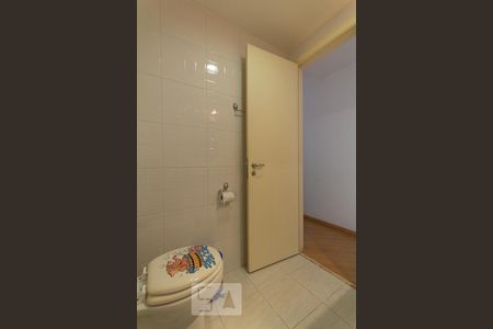 Banheiro de apartamento para alugar com 2 quartos, 53m² em Caxingui, São Paulo