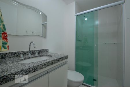 Banheiro de kitnet/studio para alugar com 1 quarto, 26m² em Campos Elíseos, São Paulo