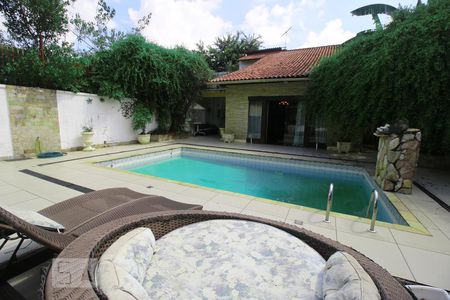 Piscina de casa à venda com 4 quartos, 280m² em Anil, Rio de Janeiro