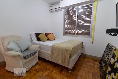 Dormitório  de apartamento à venda com 2 quartos, 100m² em Jardim das Acácias, São Paulo