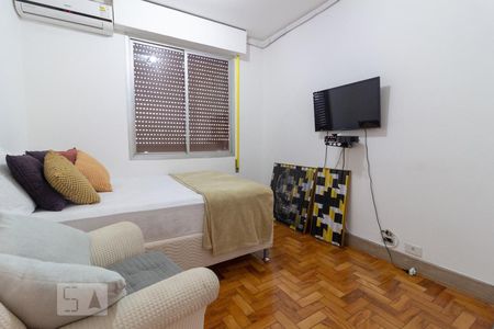 Dormitório  de apartamento à venda com 2 quartos, 100m² em Jardim das Acácias, São Paulo