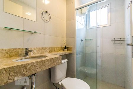 Banheiro de apartamento para alugar com 2 quartos, 45m² em Água Branca, São Paulo