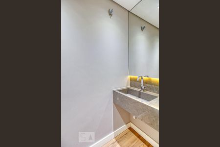 Lavabo de apartamento para alugar com 2 quartos, 94m² em Moema, São Paulo