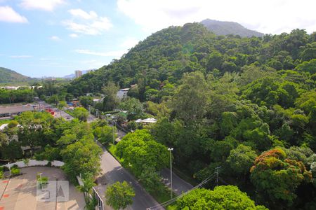 Vista da Sala de apartamento para alugar com 2 quartos, 67m² em Camorim, Rio de Janeiro