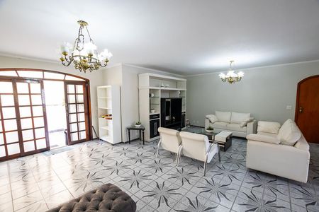 Casa à venda com 4 quartos, 270m² em Vila Santa Catarina, São Paulo