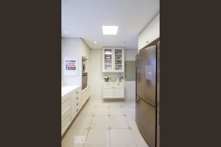 Casa de condomínio para alugar com 350m², 4 quartos e 4 vagas Casa de condomínio para alugar com 350m², 4 quartos e 4 vagasCozinha