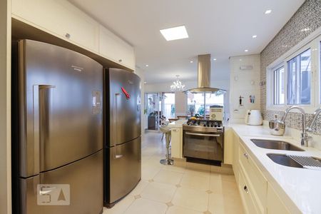 Casa de condomínio para alugar com 350m², 4 quartos e 4 vagas Casa de condomínio para alugar com 350m², 4 quartos e 4 vagasCozinha