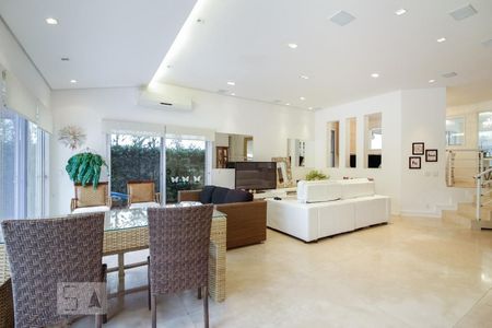 Sala de casa de condomínio para alugar com 4 quartos, 350m² em Alphaville, Barueri