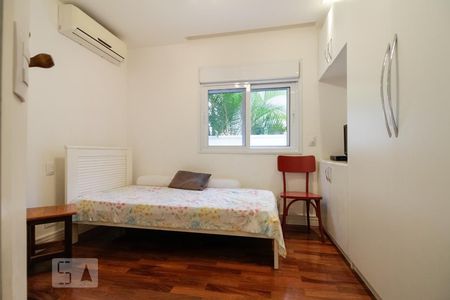 Suíte 1 de casa de condomínio para alugar com 4 quartos, 350m² em Alphaville, Barueri