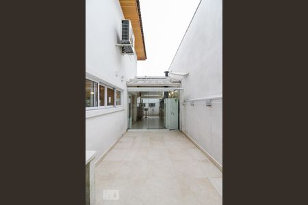 Casa de condomínio para alugar com 350m², 4 quartos e 4 vagas Casa de condomínio para alugar com 350m², 4 quartos e 4 vagasÁrea de Serviço