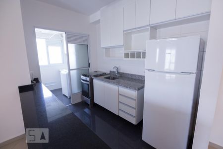 Cozinha de apartamento para alugar com 2 quartos, 57m² em Barra Funda, São Paulo