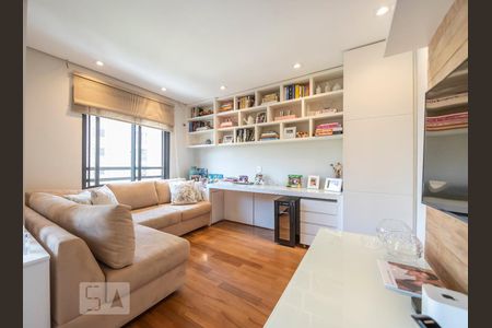 Sala de apartamento à venda com 2 quartos, 115m² em Real Parque, São Paulo