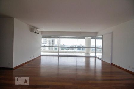 Apartamento à venda com 235m², 4 quartos e 4 vagasSala