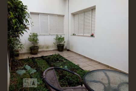 Quintal de casa à venda com 6 quartos, 250m² em Campo Belo, São Paulo