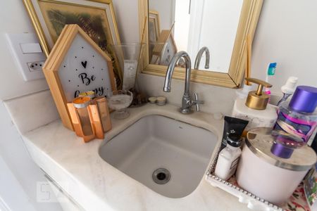 Pia do Banheiro de kitnet/studio à venda com 1 quarto, 27m² em Bethaville I, Barueri