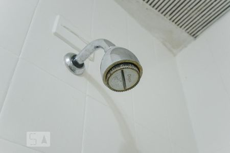 Banheiro chuveiro de apartamento para alugar com 2 quartos, 55m² em Tijuca, Rio de Janeiro