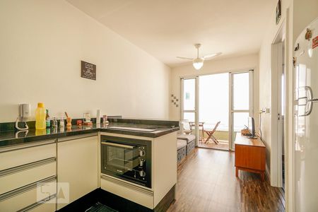 Sala e cozinha de apartamento para alugar com 1 quarto, 32m² em Brás, São Paulo