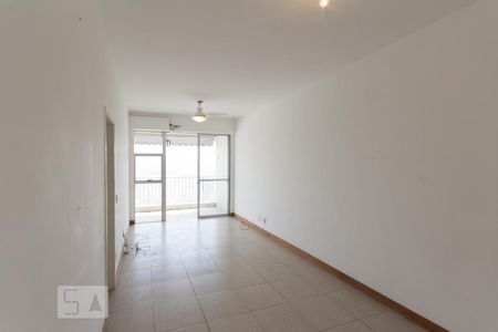 Sala de apartamento para alugar com 3 quartos, 105m² em Barra da Tijuca, Rio de Janeiro