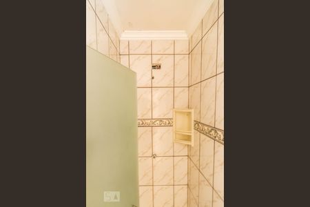 Banheiro de apartamento para alugar com 2 quartos, 80m² em Vila Jardim, Porto Alegre