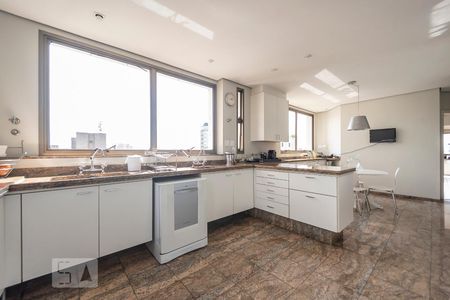 Apartamento para alugar com 450m², 4 quartos e 4 vagas Apartamento para alugar com 450m², 4 quartos e 4 vagasCozinha