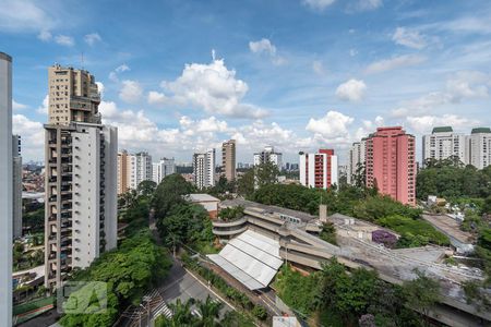 Apartamento para alugar com 450m², 4 quartos e 4 vagas Apartamento para alugar com 450m², 4 quartos e 4 vagasVista da suíte 2