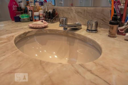 Apartamento para alugar com 450m², 4 quartos e 4 vagas Apartamento para alugar com 450m², 4 quartos e 4 vagasBanheiro da suíte 3