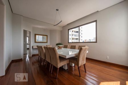 Apartamento para alugar com 450m², 4 quartos e 4 vagas Apartamento para alugar com 450m², 4 quartos e 4 vagasSala de Jantar
