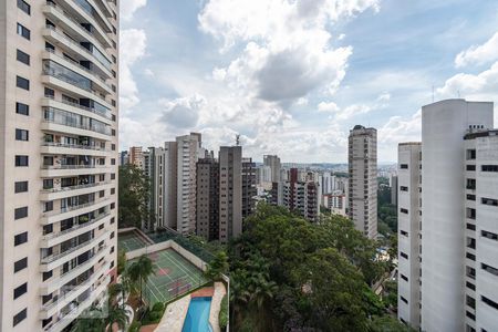 Apartamento para alugar com 450m², 4 quartos e 4 vagas Apartamento para alugar com 450m², 4 quartos e 4 vagasVista da sala de jantar