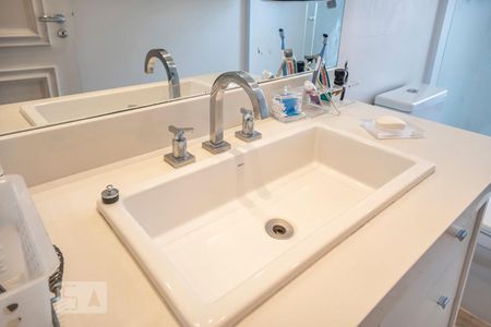 Apartamento para alugar com 450m², 4 quartos e 4 vagas Apartamento para alugar com 450m², 4 quartos e 4 vagasBanheiro 2 da suíte 1