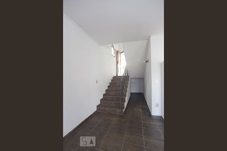 Escada de casa para alugar com 3 quartos, 140m² em Jardim Guarani, Campinas