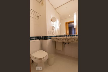 Studio para alugar com 33m², 1 quarto e 1 vaga Studio para alugar com 33m², 1 quarto e 1 vagaBanheiro