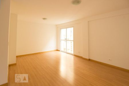 Sala de apartamento para alugar com 3 quartos, 90m² em Centro, Curitiba