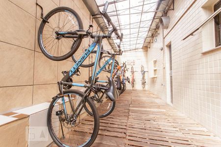 Bicicletário de kitnet/studio para alugar com 1 quarto, 27m² em Centro Histórico, Porto Alegre