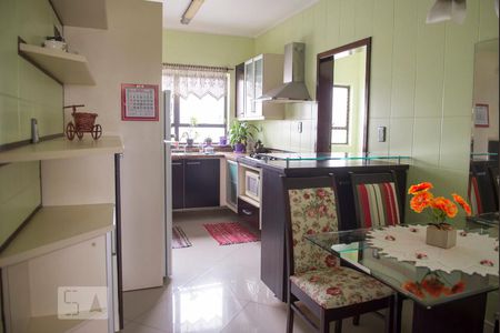 Cozinha de apartamento à venda com 3 quartos, 320m² em Marechal Rondon, Canoas