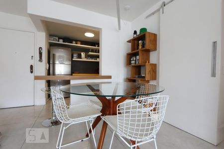 Sala de apartamento para alugar com 2 quartos, 75m² em Real Parque, São Paulo