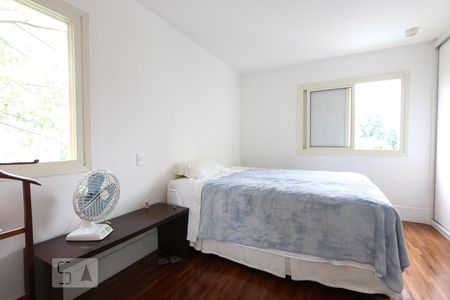 Suite de apartamento para alugar com 2 quartos, 75m² em Real Parque, São Paulo