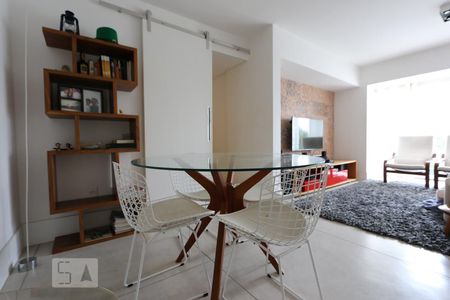 Sala de apartamento para alugar com 2 quartos, 75m² em Real Parque, São Paulo