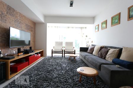 Sala de apartamento para alugar com 2 quartos, 75m² em Real Parque, São Paulo