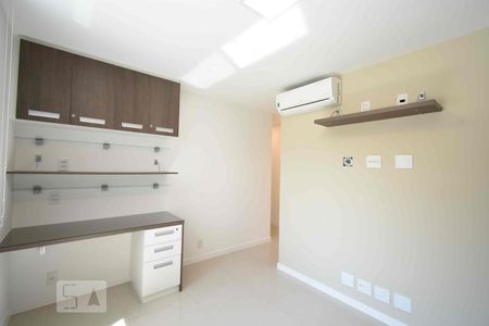 Suíte  de apartamento à venda com 3 quartos, 82m² em São Domingos, Niterói