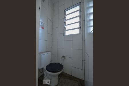 Banheiro de casa para alugar com 2 quartos, 100m² em Morro dos Ingleses, São Paulo