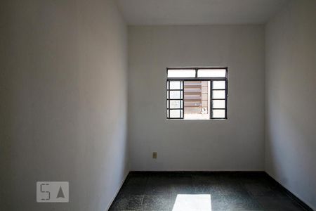 Quarto de casa de condomínio para alugar com 2 quartos, 48m² em João Pinheiro, Belo Horizonte