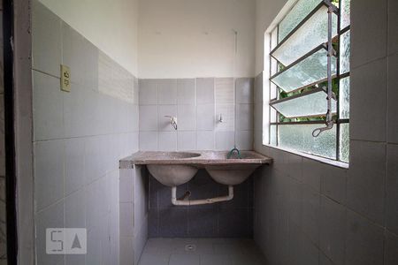 Área de serviço de casa de condomínio para alugar com 2 quartos, 48m² em João Pinheiro, Belo Horizonte