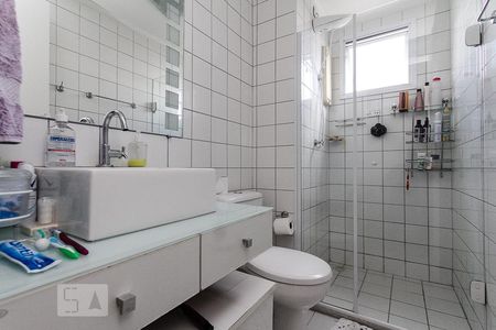 banheiro de apartamento para alugar com 2 quartos, 55m² em Chácara Califórnia, São Paulo