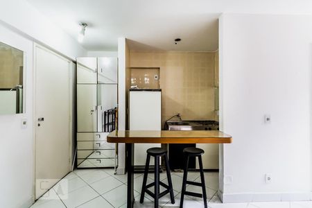 Cozinha de kitnet/studio para alugar com 1 quarto, 30m² em Cerqueira César, São Paulo