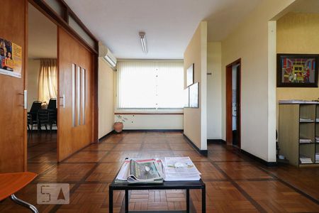 Sala de casa à venda com 7 quartos, 260m² em Bonfim, Belo Horizonte