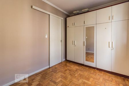 Dormitório de apartamento à venda com 2 quartos, 44m² em Menino Deus, Porto Alegre