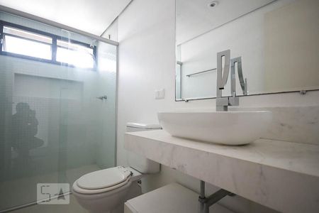 Banheiro de apartamento à venda com 3 quartos, 117m² em Vila Andrade, São Paulo