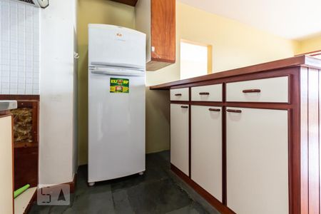 Cozinha de kitnet/studio para alugar com 1 quarto, 65m² em Alphaville Industrial, Barueri