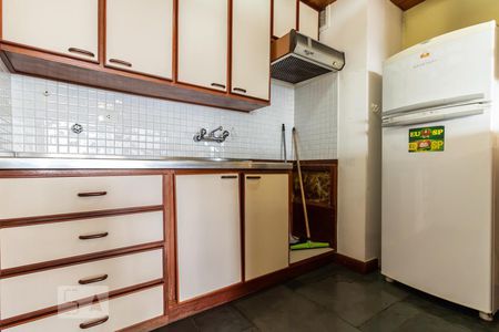 Cozinha de kitnet/studio para alugar com 1 quarto, 65m² em Alphaville Industrial, Barueri